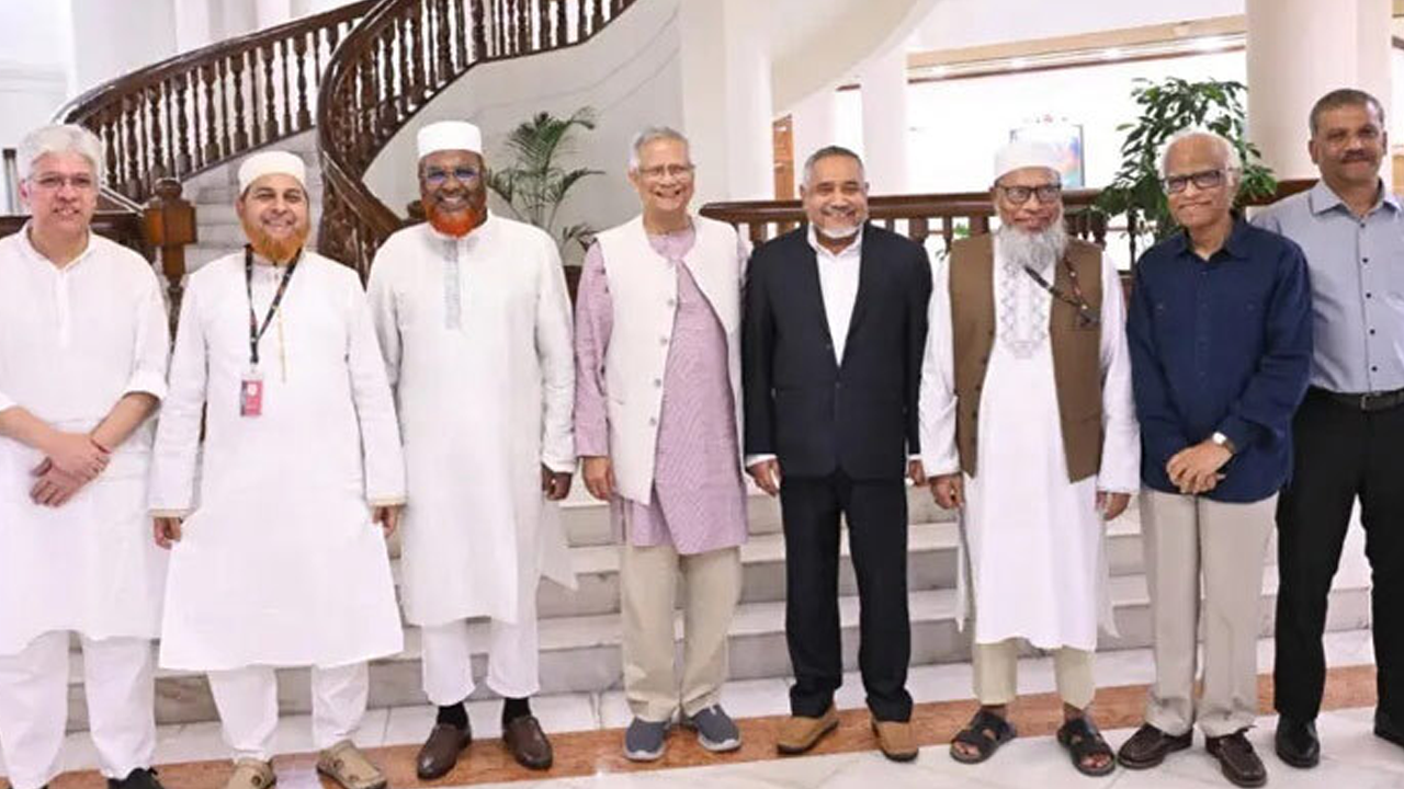 আমাদের নিরপেক্ষতা নিয়ে নিশ্চিন্ত থাকতে পারেন: জামায়াতকে প্রধান উপদেষ্টা